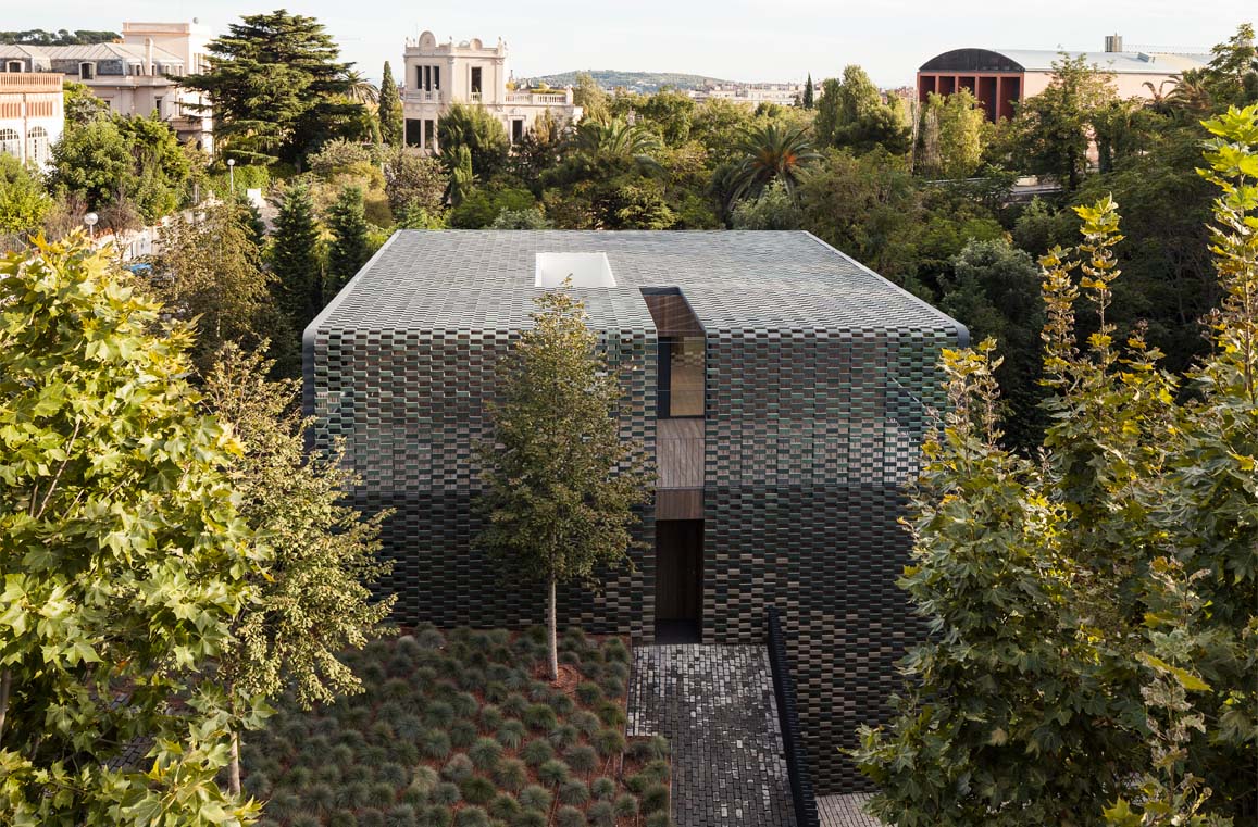 TR House