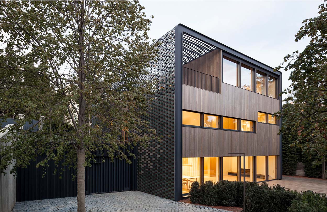 TR House