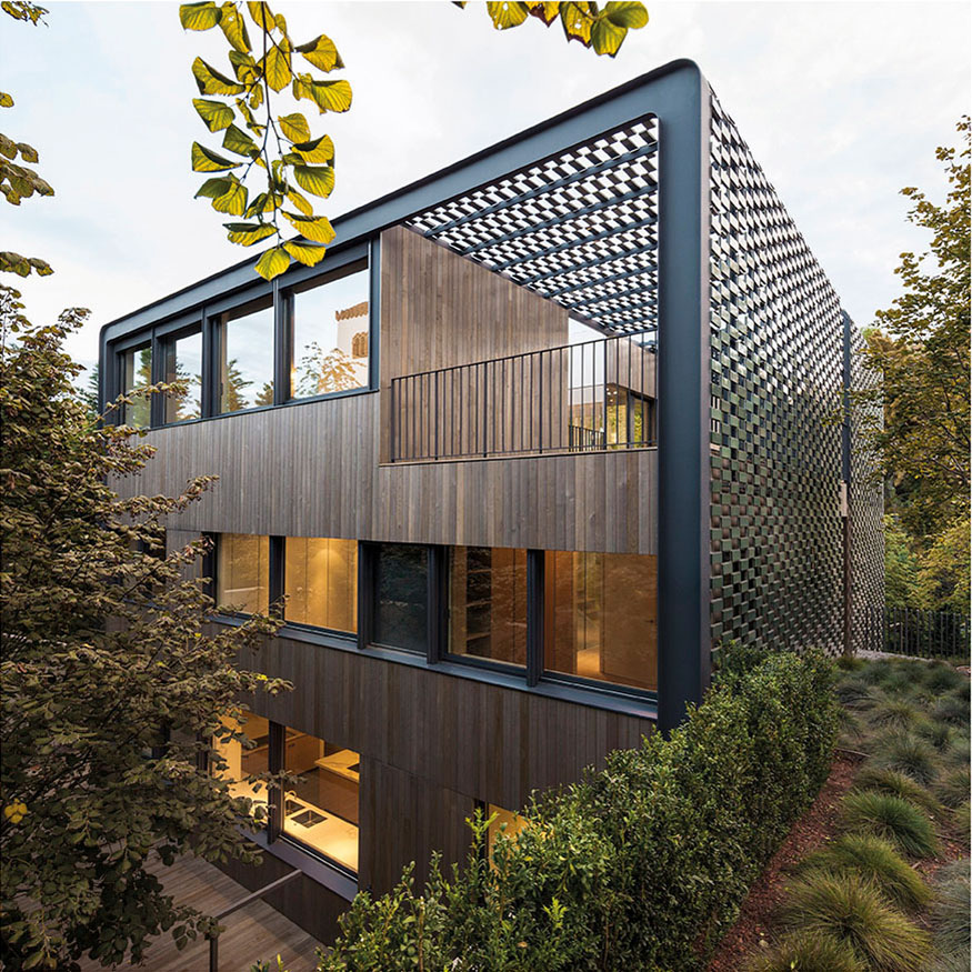 TR House